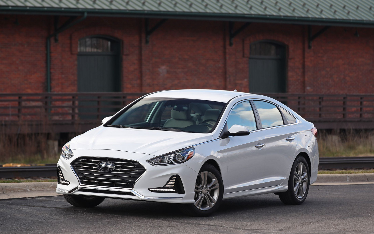 Hyundai Sonata SE Hybrid 2018 | SUV Drive